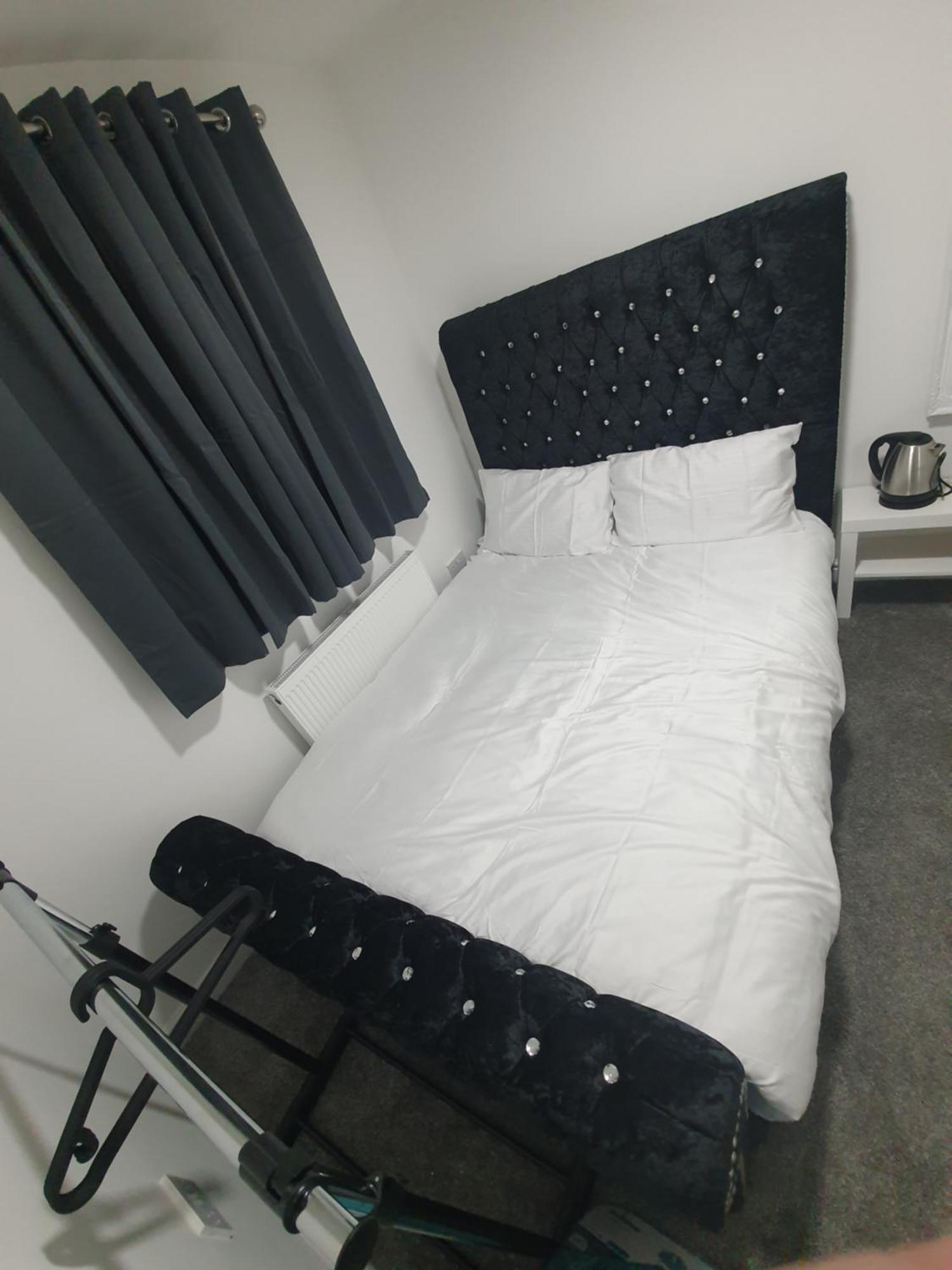 Beautiful Rooms Shaw St And Pine St Бери Экстерьер фото