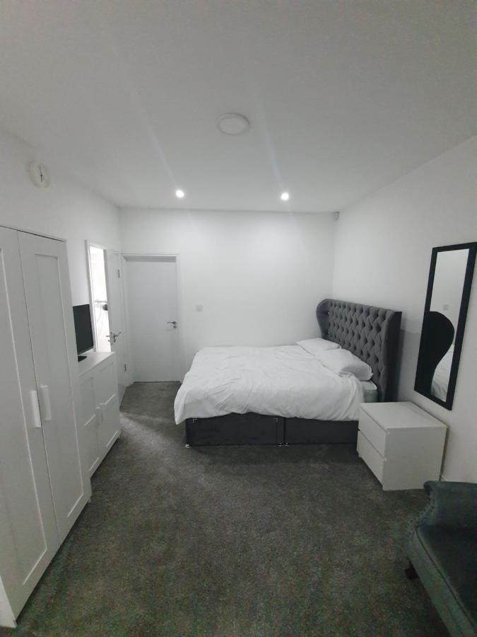 Beautiful Rooms Shaw St And Pine St Бери Экстерьер фото