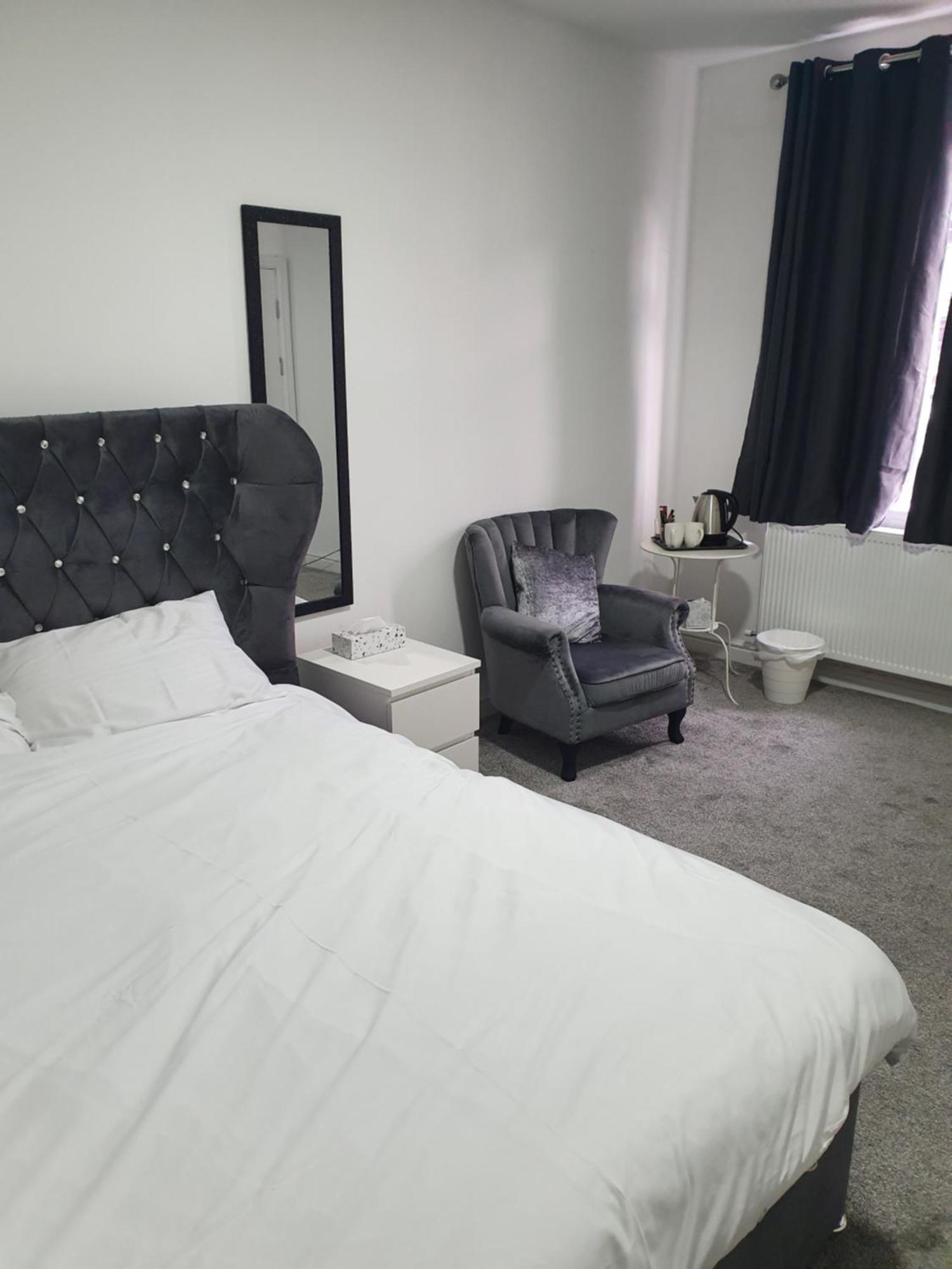 Beautiful Rooms Shaw St And Pine St Бери Номер фото